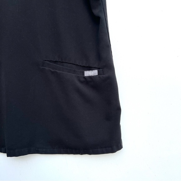 Figs Scrub Casma V-Neck Top Black Size X-small - Picture 7 of 12